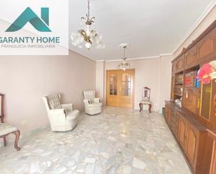 Living room of Flat for sale in Torredonjimeno  with Parquet flooring