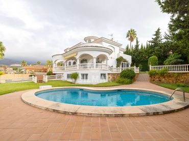 Xalet amb piscina en venda a Torrequebrada