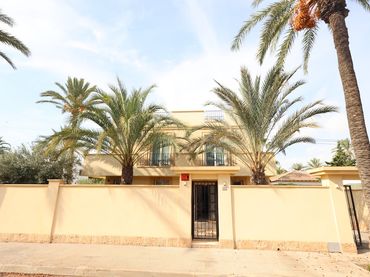 Xalet amb piscina en venda a Orihuela Costa