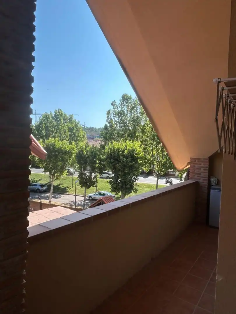 Vista exterior de Dúplex en venda en Villamediana de Iregua amb Calefacció, Parquet i Terrassa