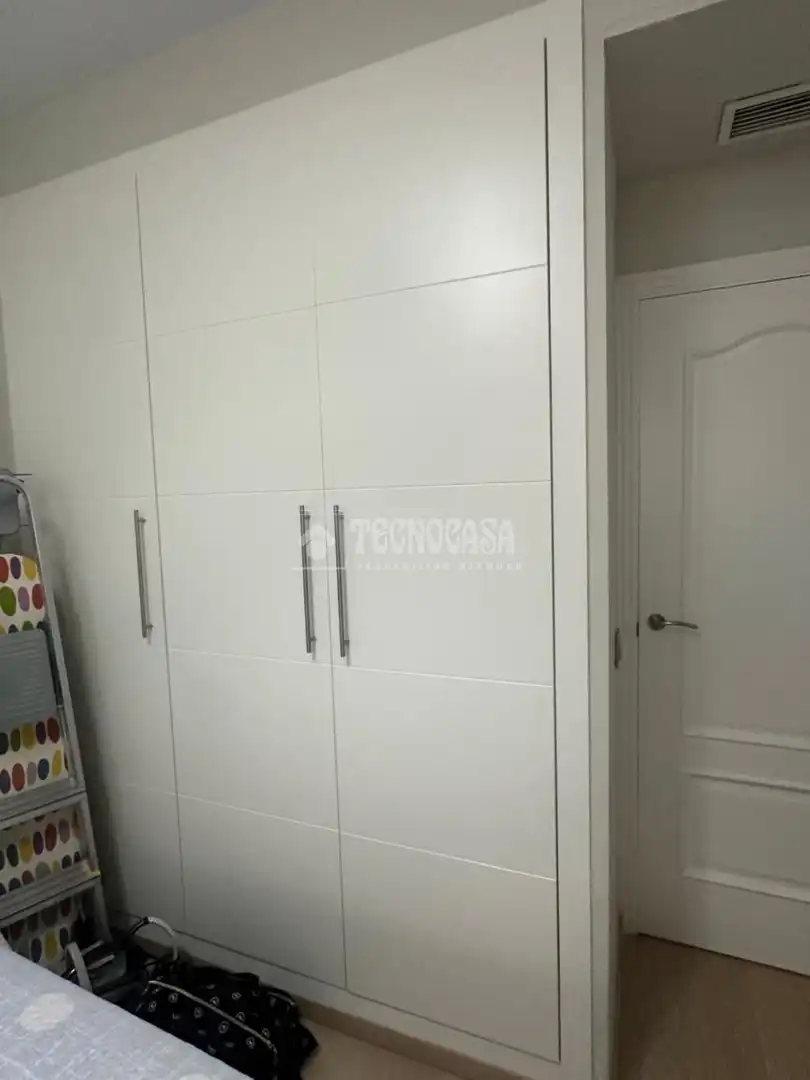 Bedroom of Flat for sale in Sevilla  with Air Conditioner, Heating and Furnished