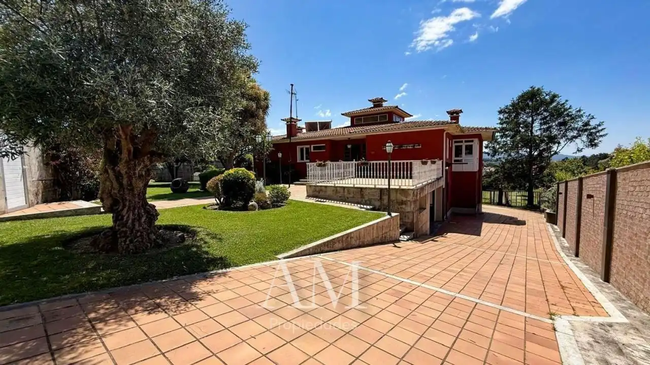 Jardí de Casa o xalet en venda en Vigo  amb Calefacció, Jardí privat i Terrassa