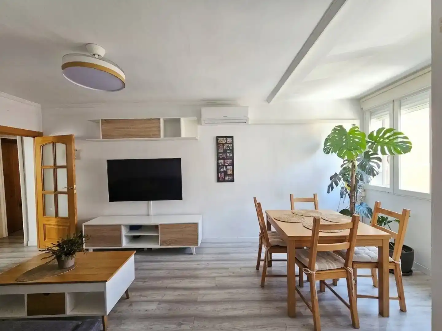 Sala d'estar de Pis en venda en  Madrid Capital amb Aire condicionat