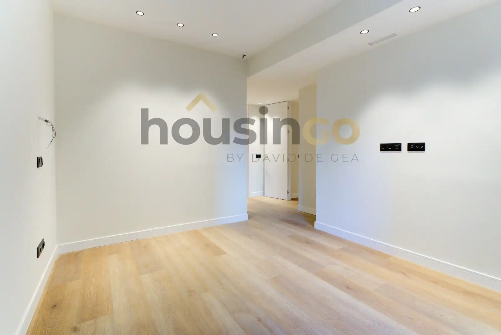 Bedroom of Flat for sale in Madrid  with Air Conditioner, Heating and Oven