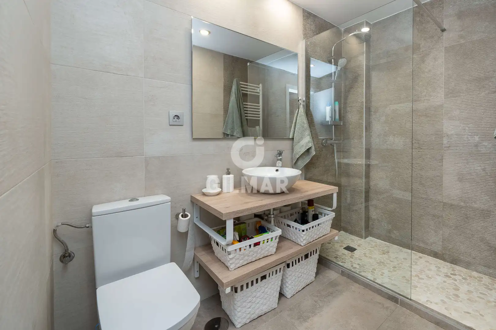 Badezimmer von Wohnung zum Verkauf in Madrid mit Heizung und Privatgarten