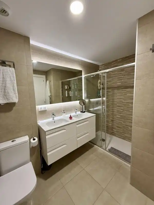 Bathroom of Duplexes for rent in Valencia  with Air Conditioner, Heating and Terrace
