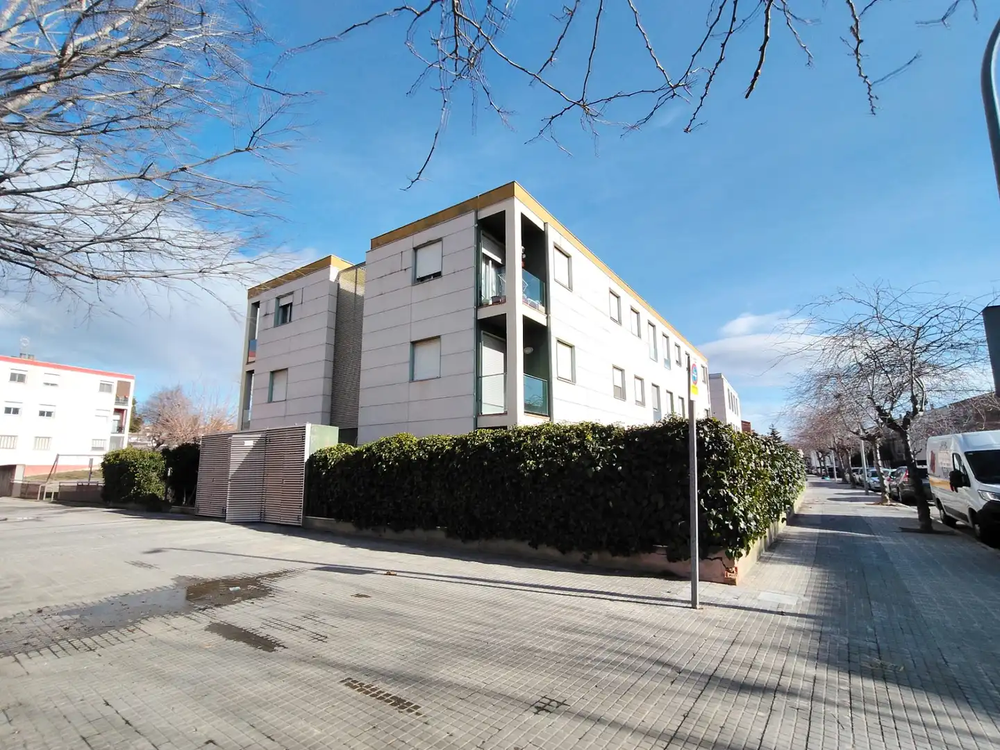 Vista exterior de Planta baixa en venda en La Granada amb Traster