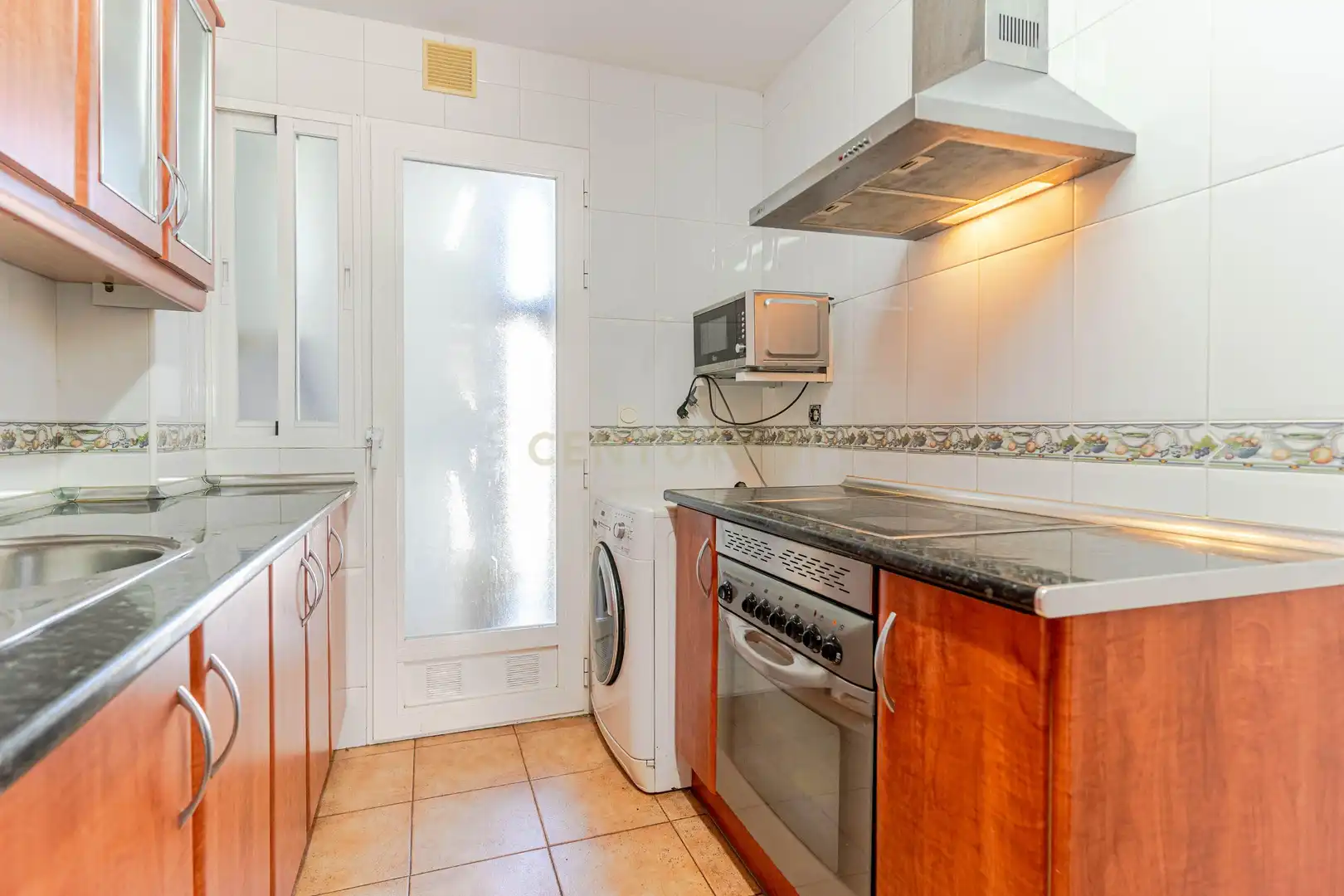 Cocina de Piso en venta en Motril con Microondas