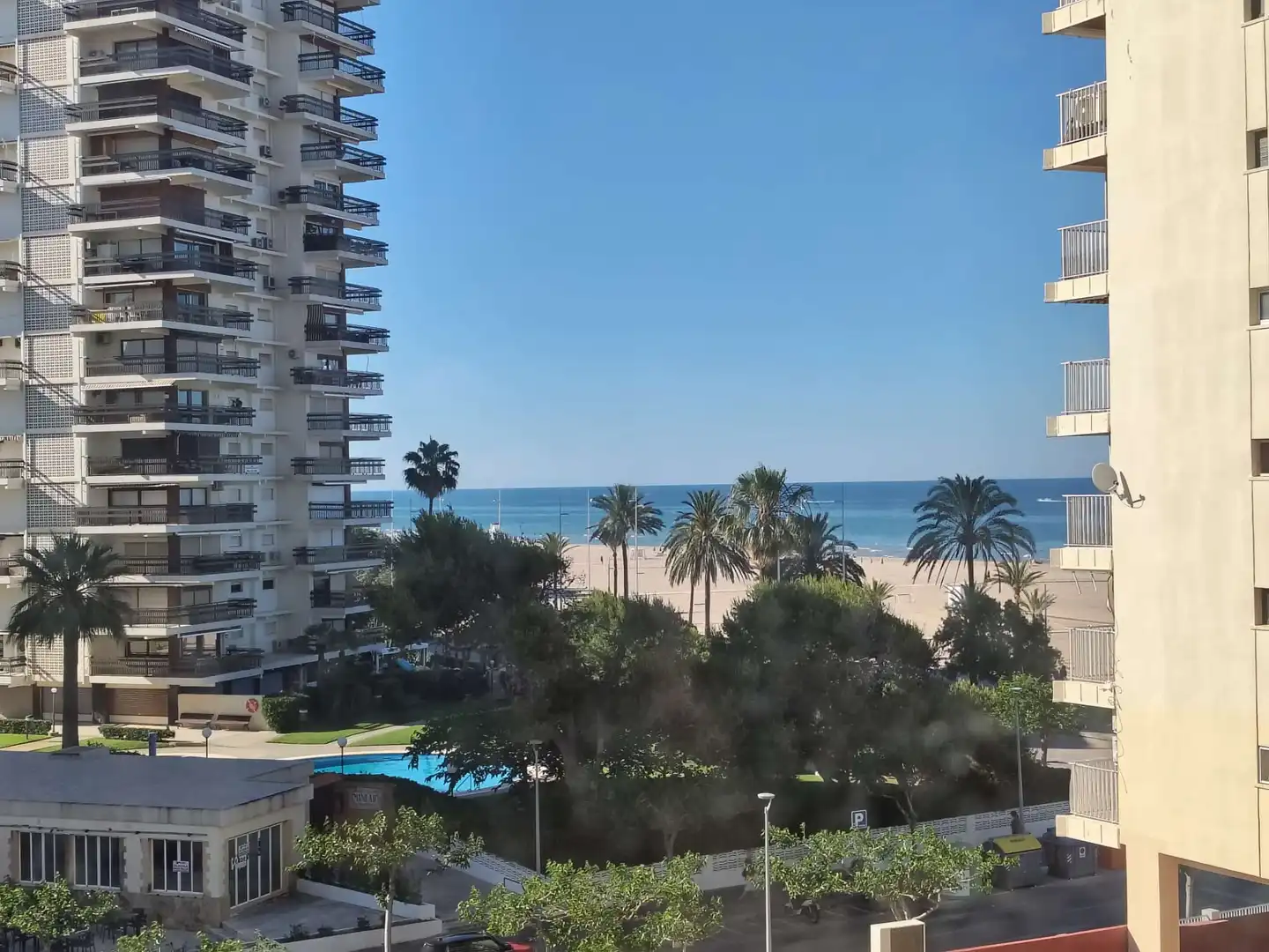 Habitación de Apartamento en venta en Gandia con Aire acondicionado, Terraza y Amueblado
