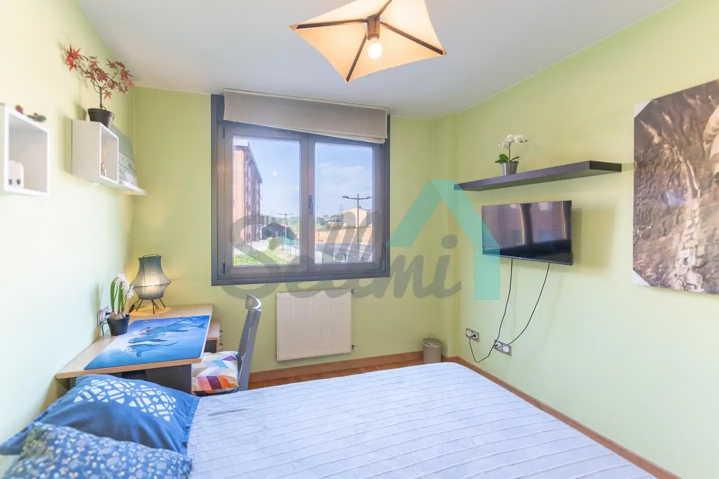 Bedroom of Flat for share in HUCA - La Cadellada