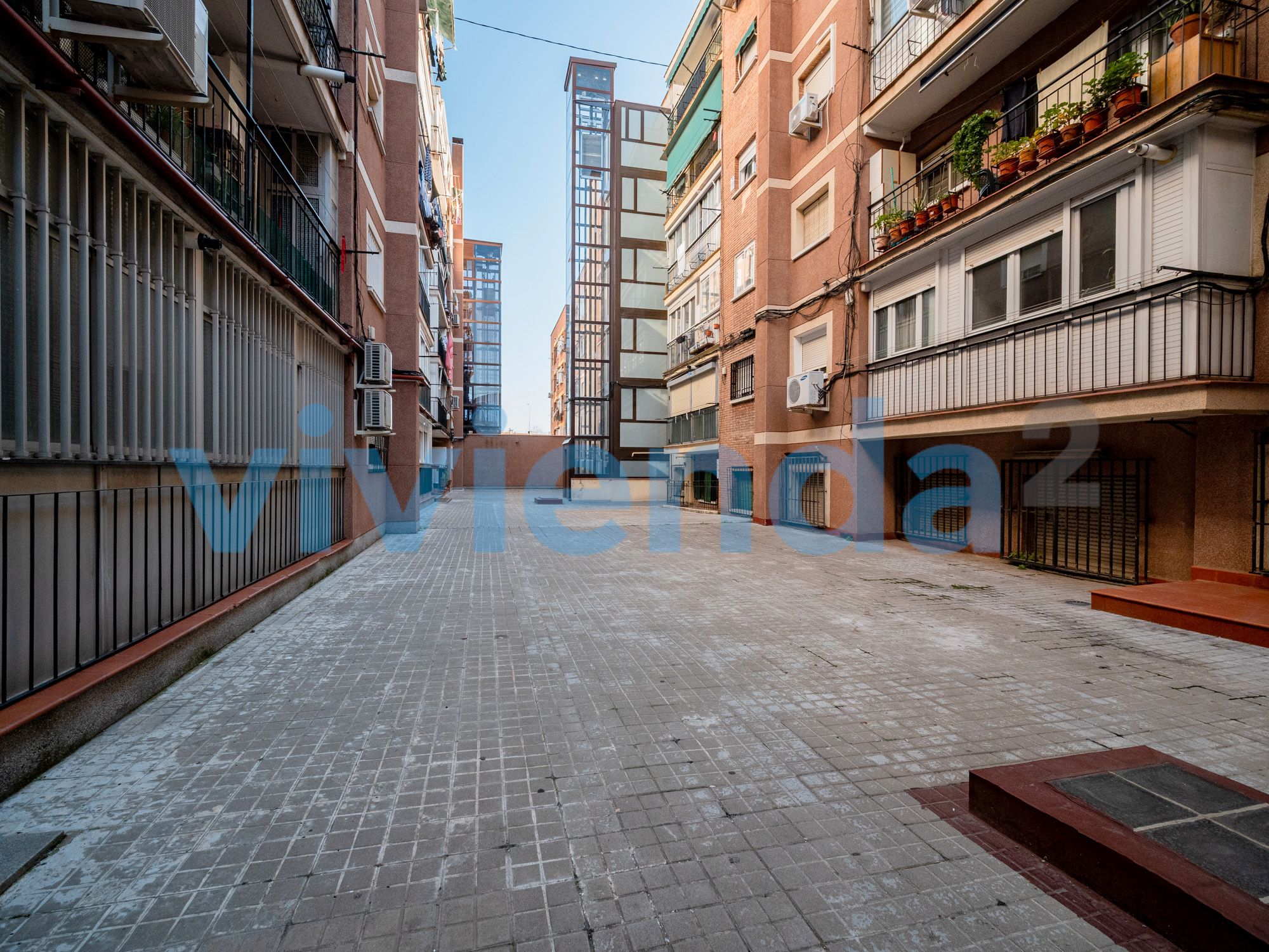 Vista exterior de Piso en venta en  Madrid Capital con Calefacción