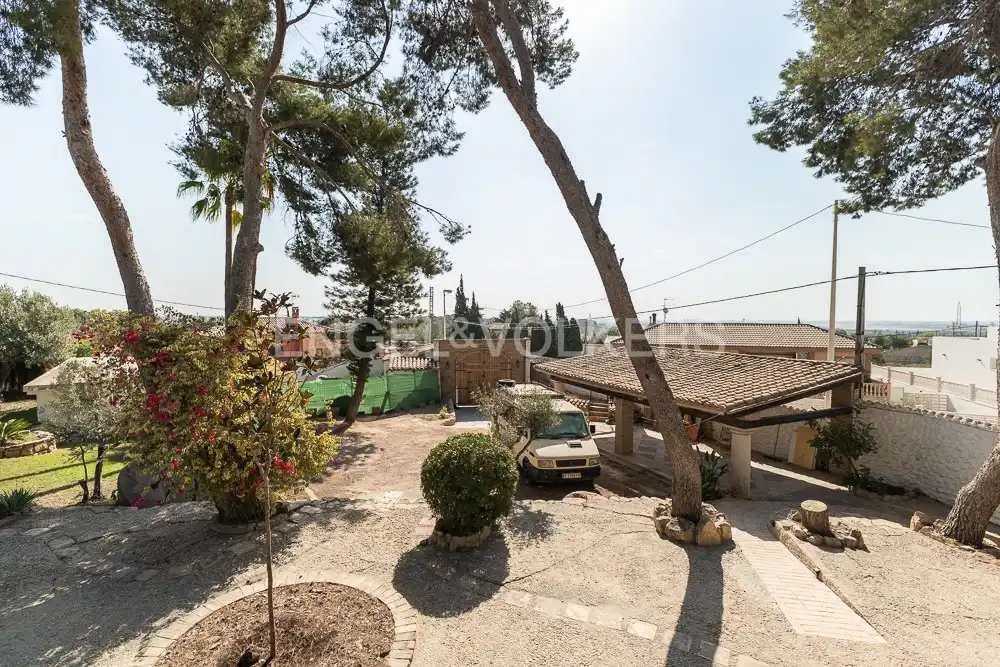Vista exterior de Casa o chalet de alquiler en Manises con Aire acondicionado, Calefacción y Jardín privado