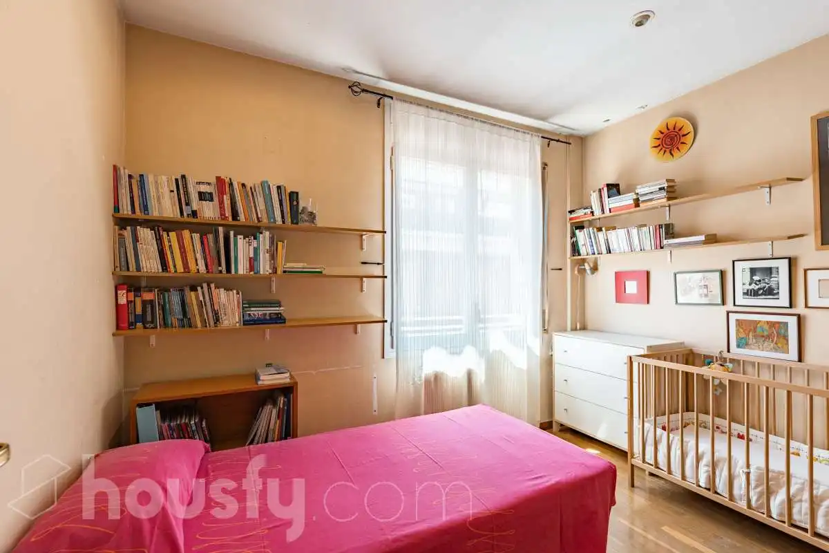 Habitación de Casa o chalet en venta en Sant Cugat del Vallès con Calefacción, Jardín privado y Parquet