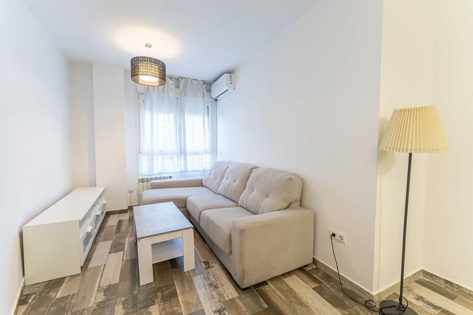 Sala d'estar de Pis en venda en Getafe amb Aire condicionat i Calefacció