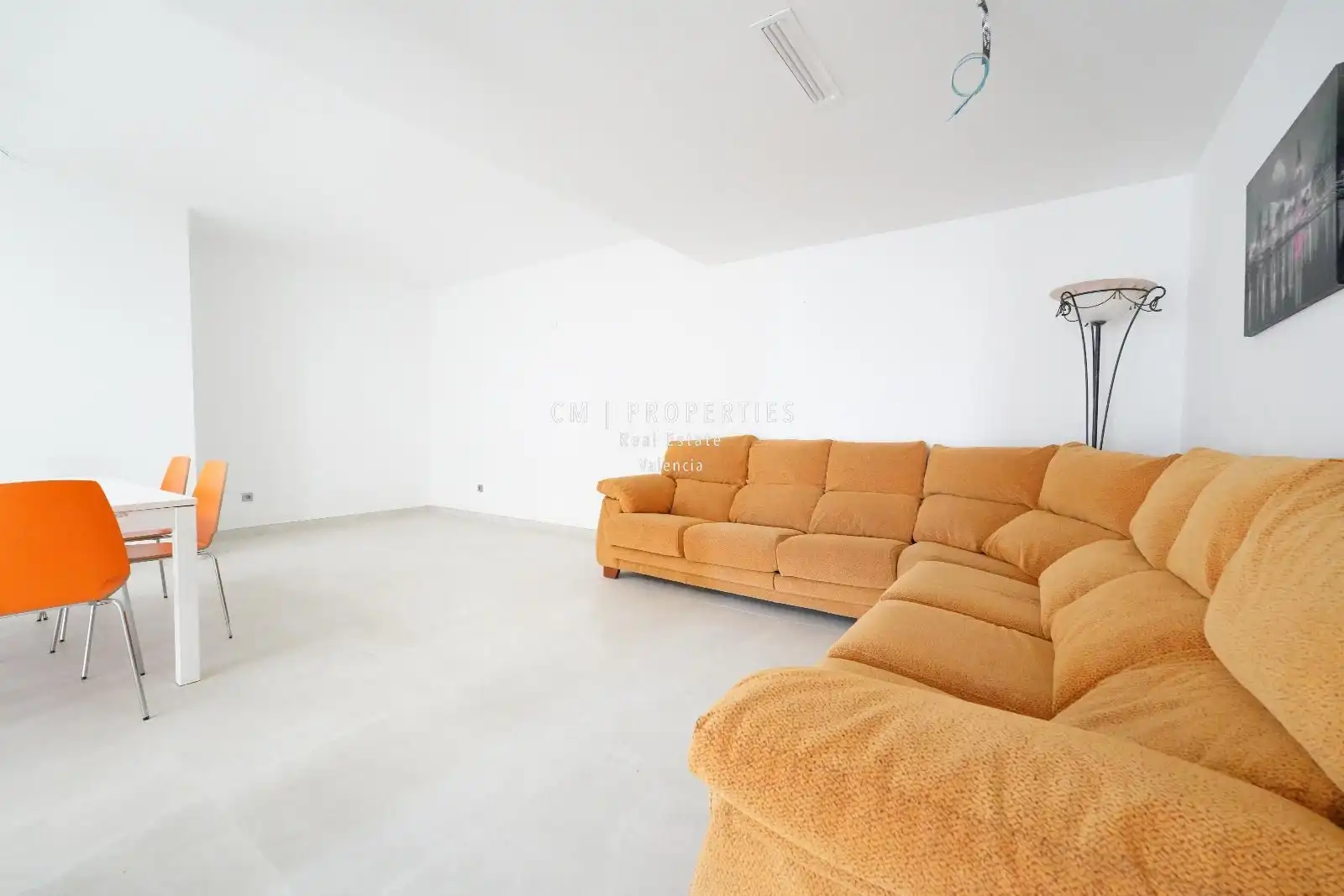 Sala de estar de Casa adosada de alquiler en Chiva con Aire acondicionado, Calefacción y Jardín privado