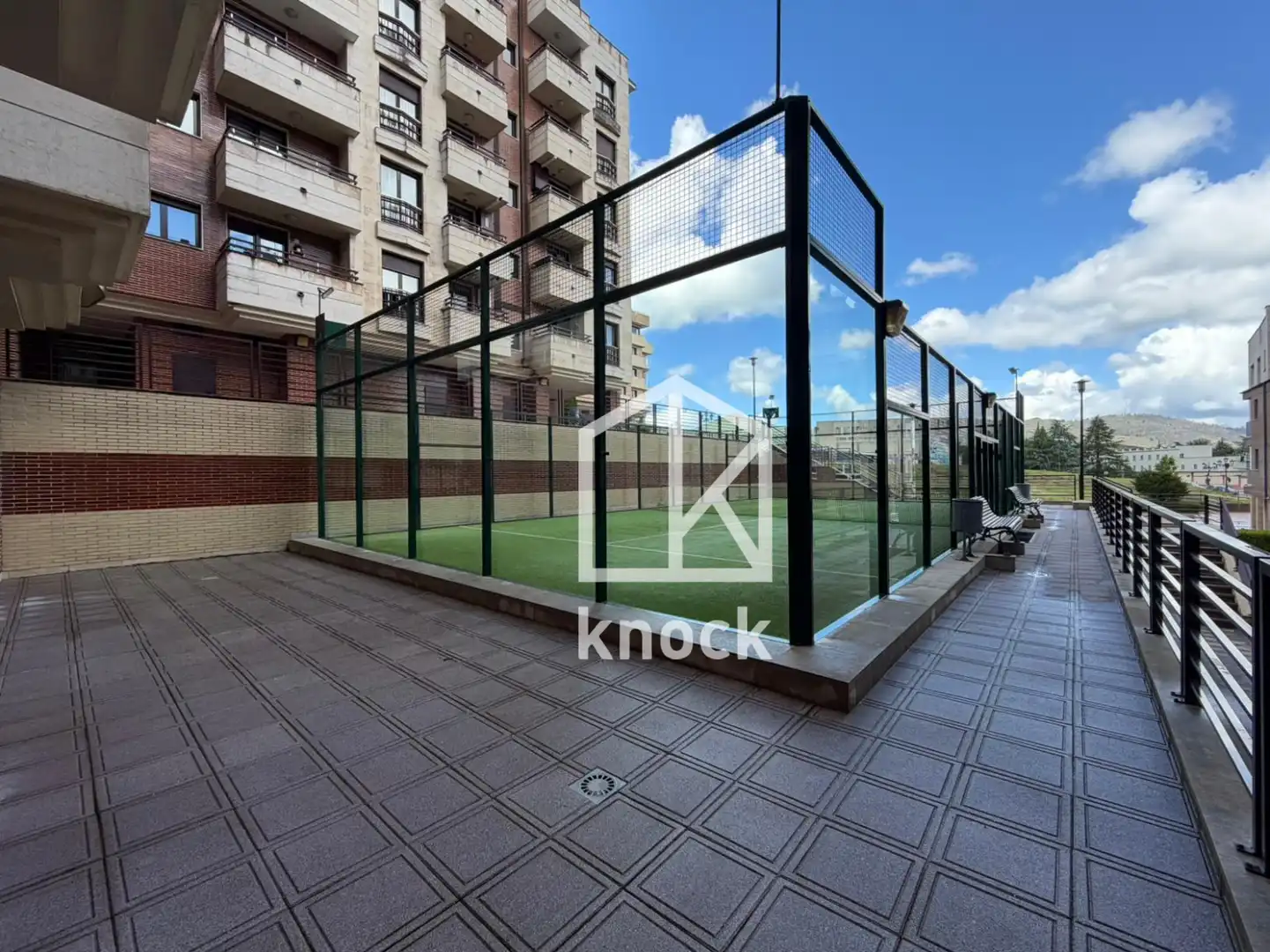 Terraza de Piso en venta en Oviedo  con Calefacción, Jardín privado y Trastero