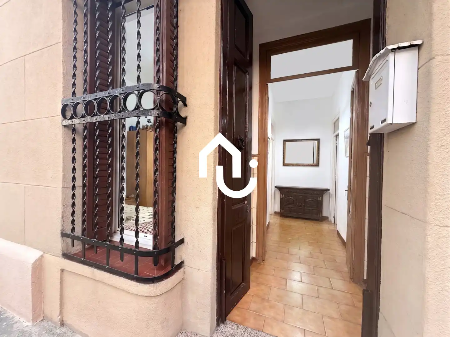Ground floor for sale in Barcelona  with Storage room