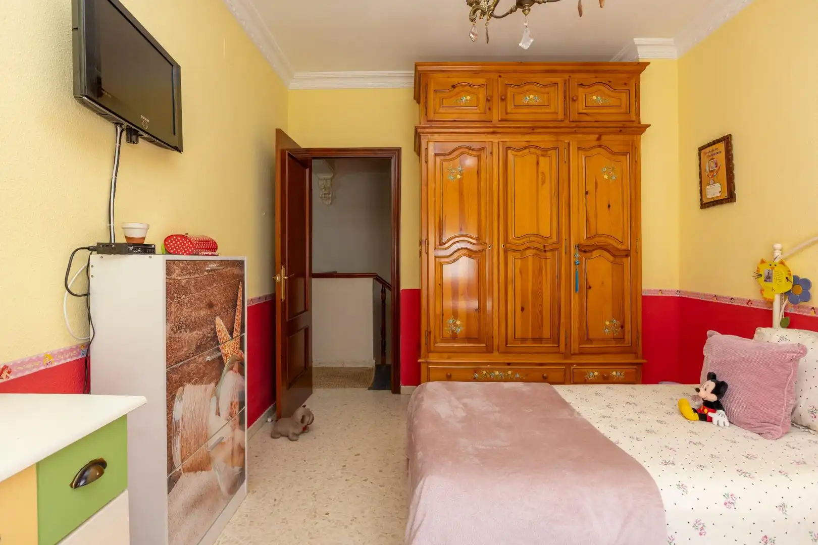 Habitación de Casa adosada en venta en Guillena con Aire acondicionado, Calefacción y Terraza