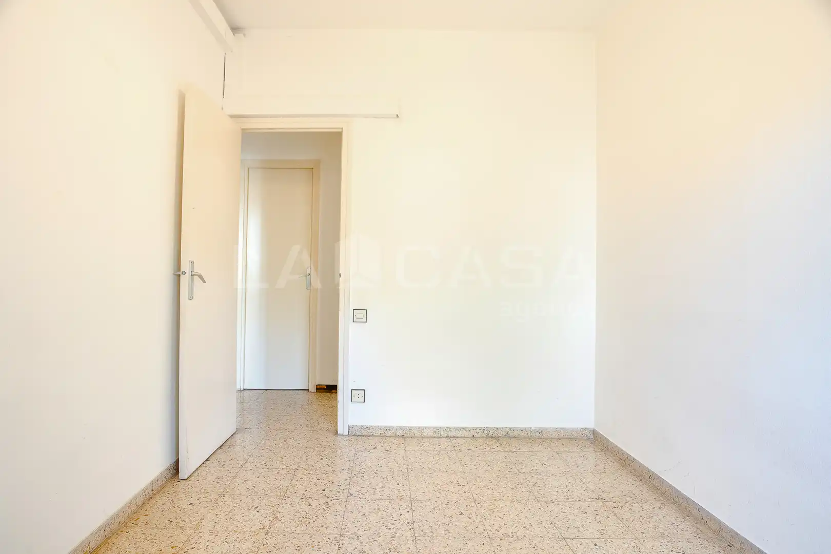 Wohnung zum Verkauf in Barcelona mit Balkon