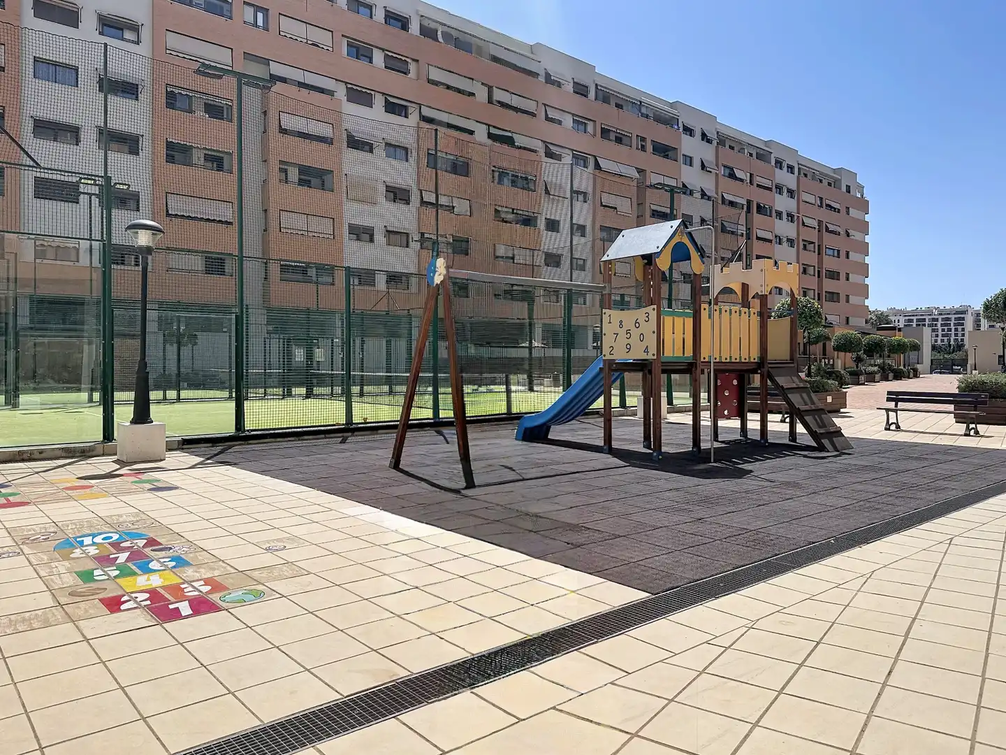 Parking de Ático de alquiler en Málaga con Aire acondicionado, Terraza y Amueblado