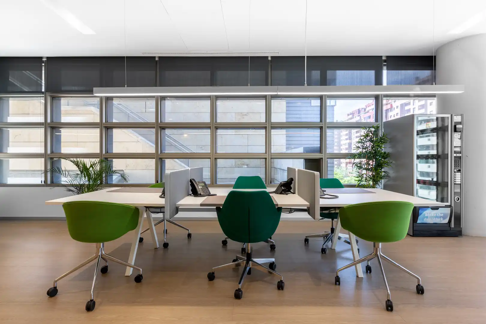 Büro zur Miete in Zaragoza mit Klimaanlage, Heizung und Möbliert