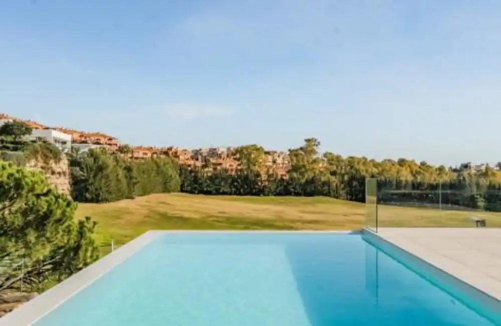 Piscina de Casa o xalet de lloguer en Benahavís amb Aire condicionat, Jardí privat i Terrassa