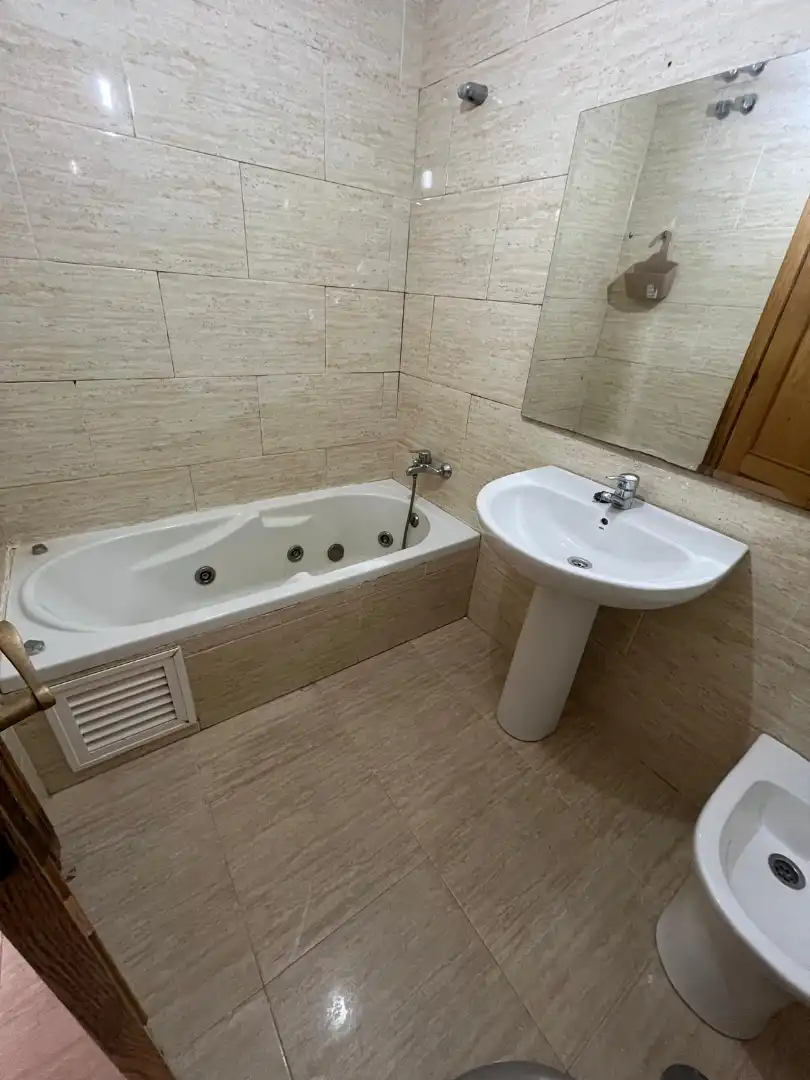 Baño de Piso en venta en Lepe con Terraza y Trastero