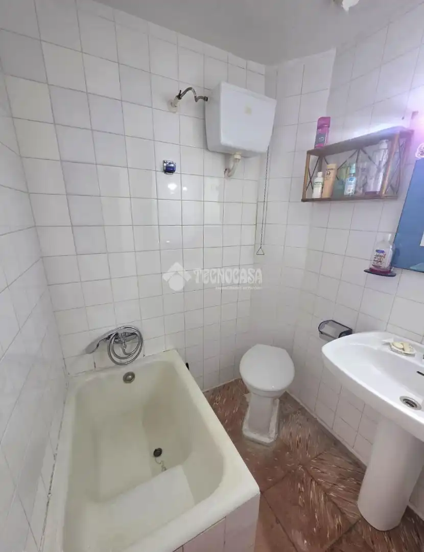 Bathroom of Flat for sale in Córdoba  with Air Conditioner, Terrace and Balcony