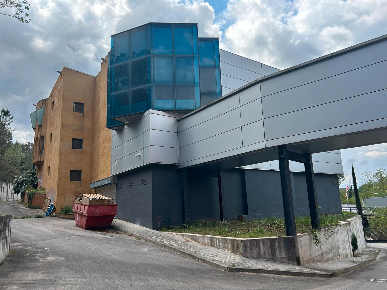 Vista exterior de Local de lloguer en Sant Celoni amb Terrassa