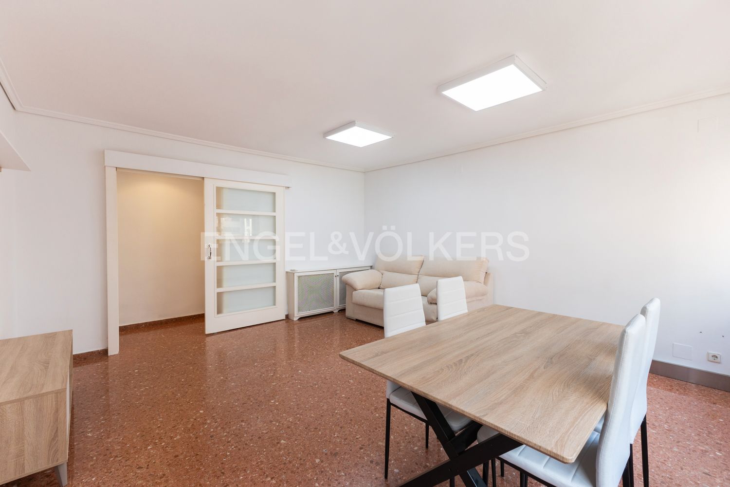 Menjador de Apartament de lloguer en  Valencia Capital amb Aire condicionat, Calefacció i Es permeten mascotes