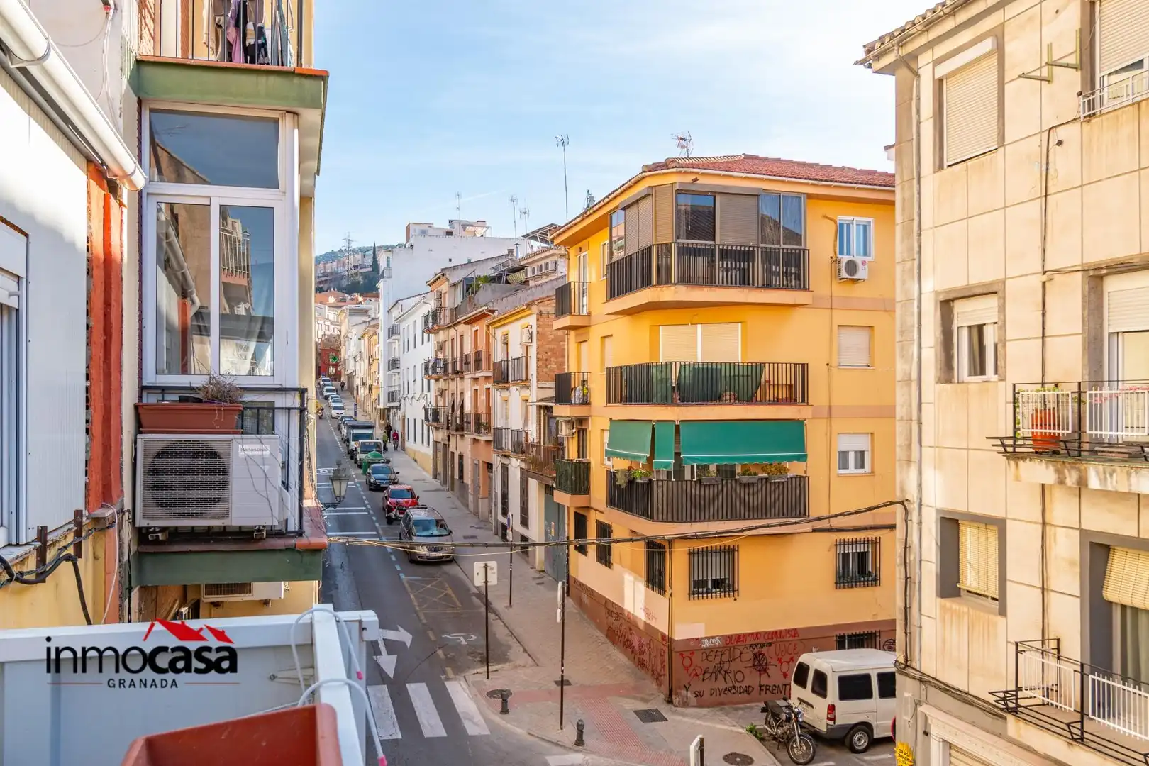 Vista exterior de Edificio en venta en Granada