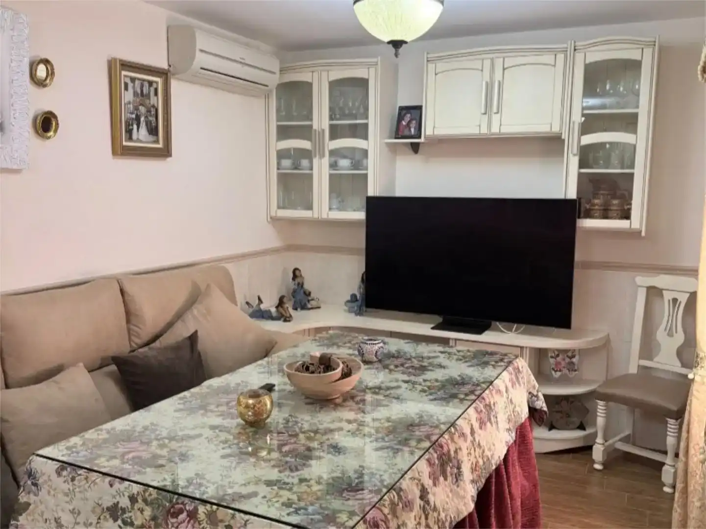Sala d'estar de Casa adosada en venda en Hoya del Molino