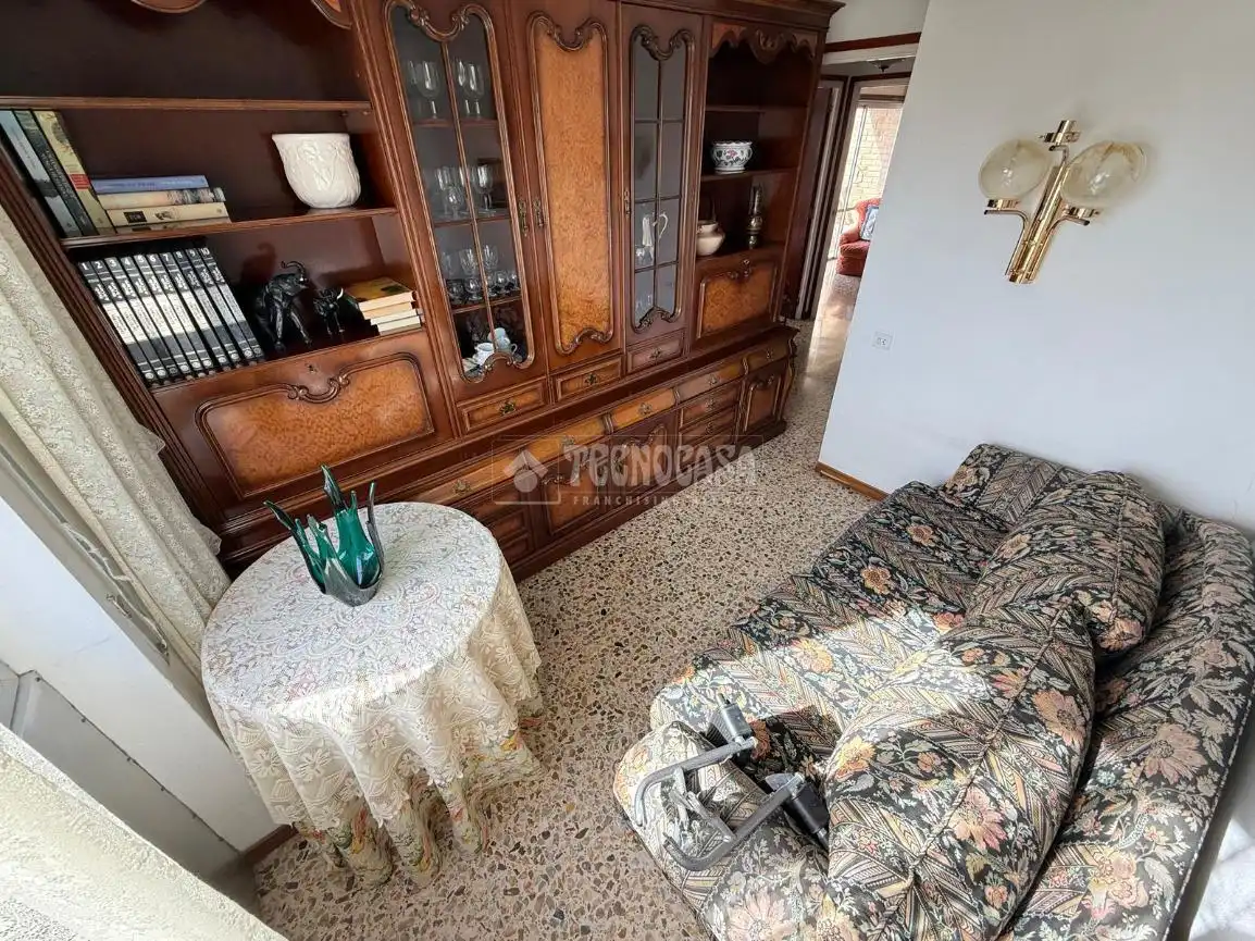Sala de estar de Piso en venta en Zaragoza con Calefacción, Trastero y Balcón