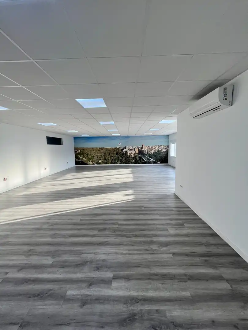 Oficina de alquiler en Elche / Elx
