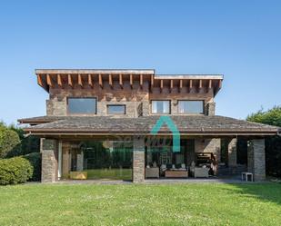 Vista exterior de Casa o xalet en venda en Valdés - Luarca amb Jardí privat, Terrassa i Traster