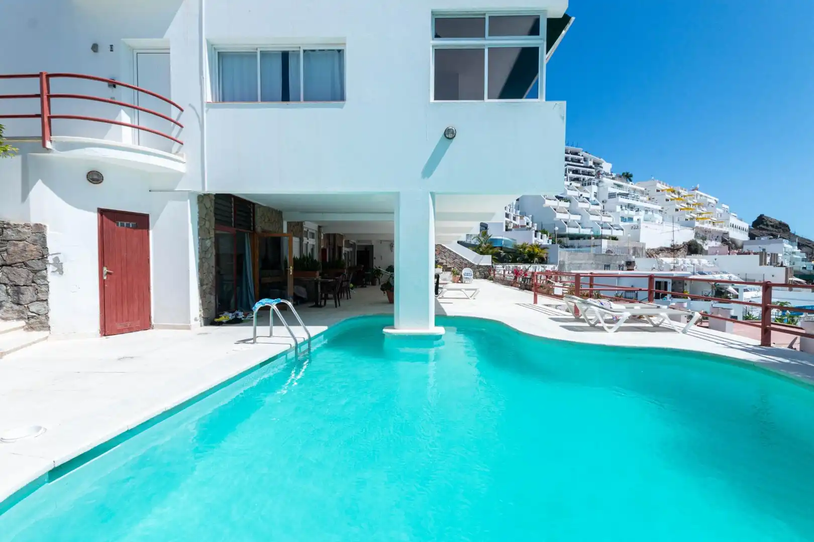 Schwimmbecken von Wohnung zum Verkauf in Mogán