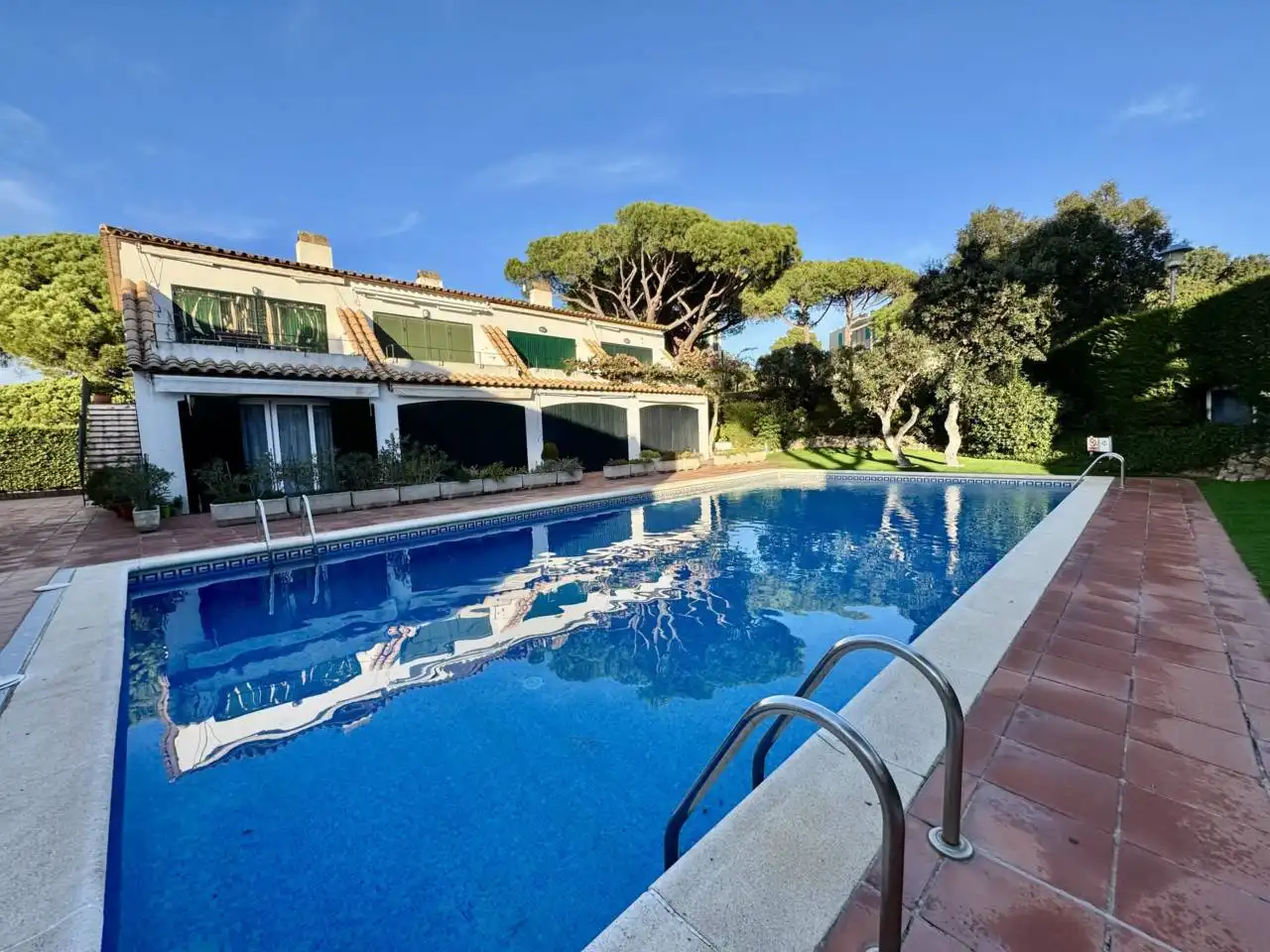 Piscina de Piso en venta en Palafrugell con Calefacción, Terraza y Amueblado