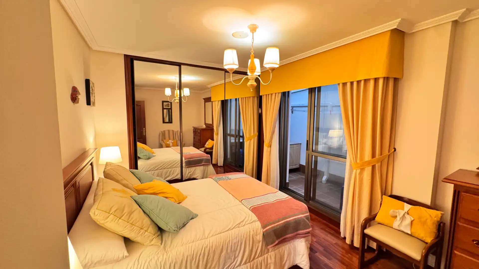 Schlafzimmer von Wohnung zum Verkauf in Arteixo mit Heizung, Parkett und Terrasse