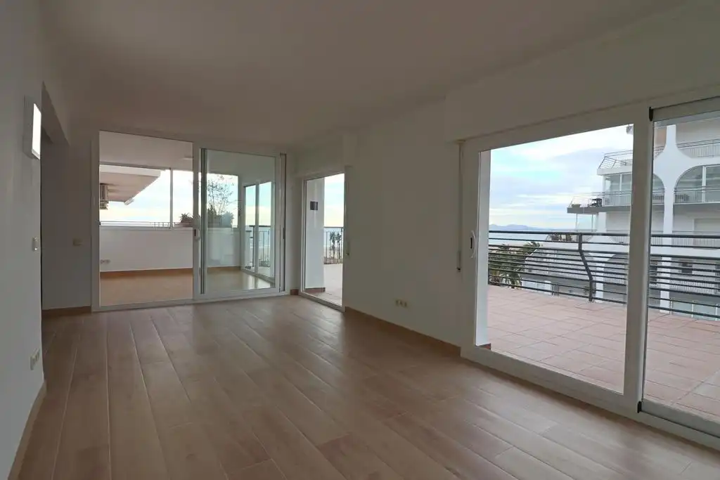 Living room of Attic for sale in Empuriabrava  with Air Conditioner