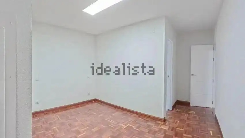 Bedroom of Flat for rent in Madrid  with Air Conditioner, Heating and Terrace