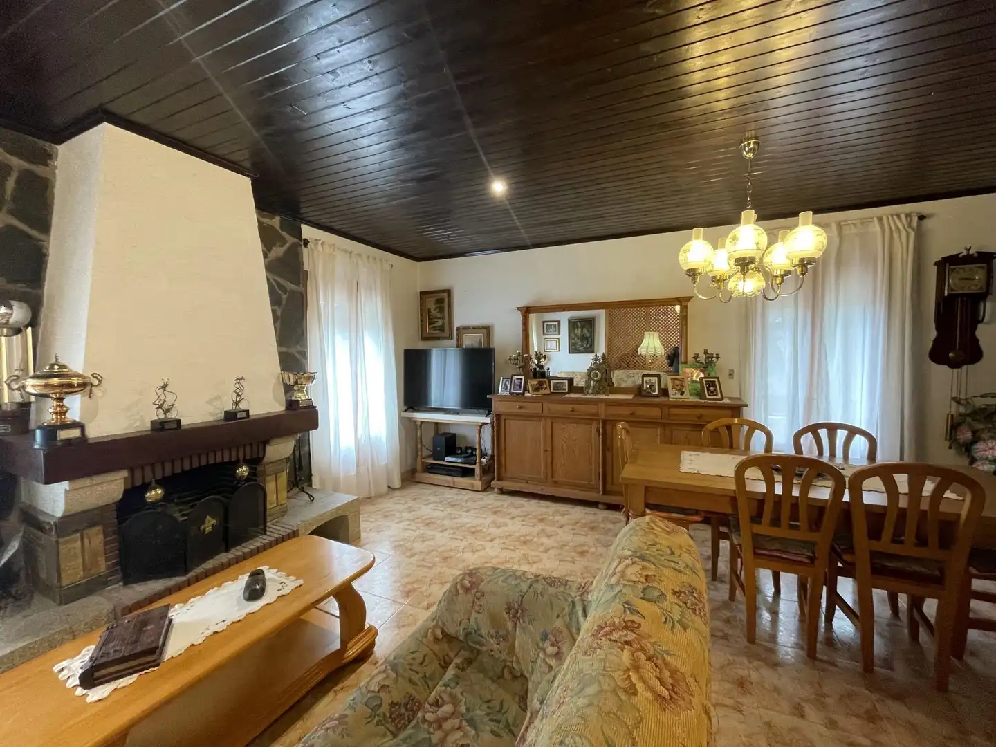 Living room of Country homes for sale in Fonollosa  with Private garden, Terrace and Storage room