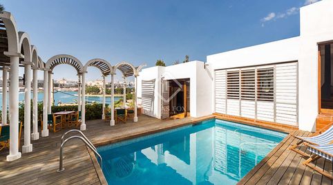 Villa de 5 dormitorios en venta frente al mar, en el puerto de Maó, Menorca