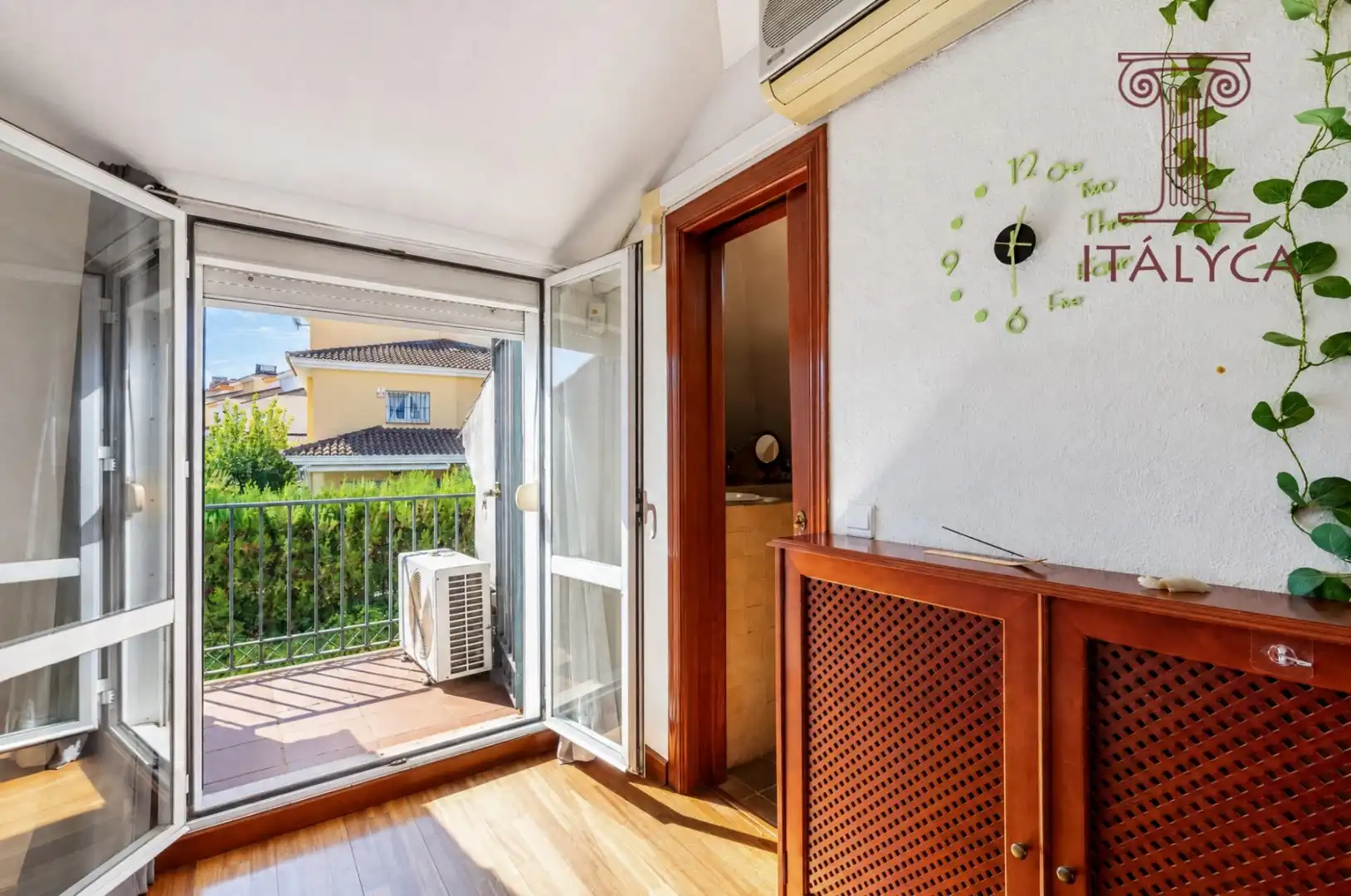 Casa aparellada amb terrassa en venda a Avenida Avenida Clara Campoamor, imagen 61