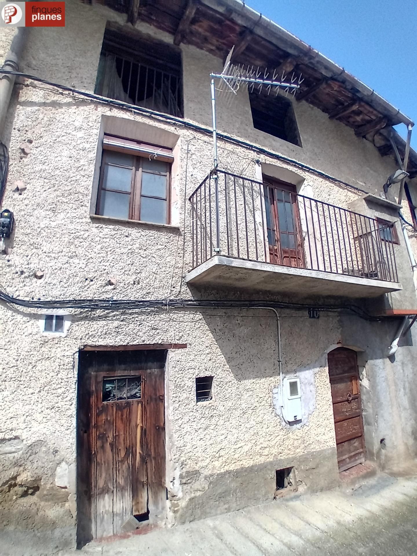 Vista exterior de Casa o xalet en venda en La Seu d'Urgell amb Balcó