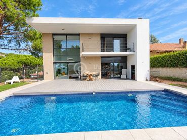 Casa con piscina in vendita a Calle LLORA