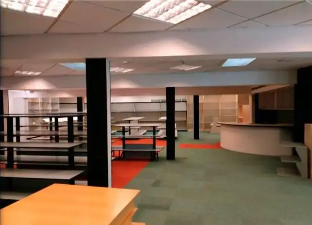 Locale commerciale in affitto a Calle Cervantes, imagen 2