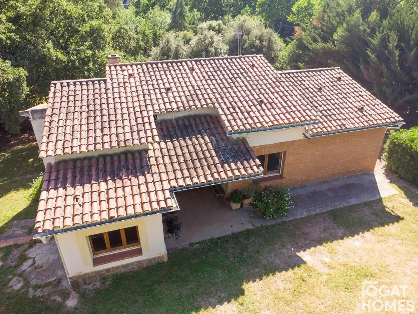 Exterior view of Houses for sale in Sant Cugat del Vallès  with Air Conditioner, Heating and Terrace