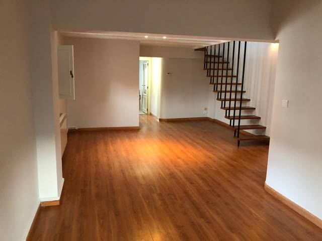 Piso en Venta en Calle de Héroes del Silencio en Paseo Sagasta