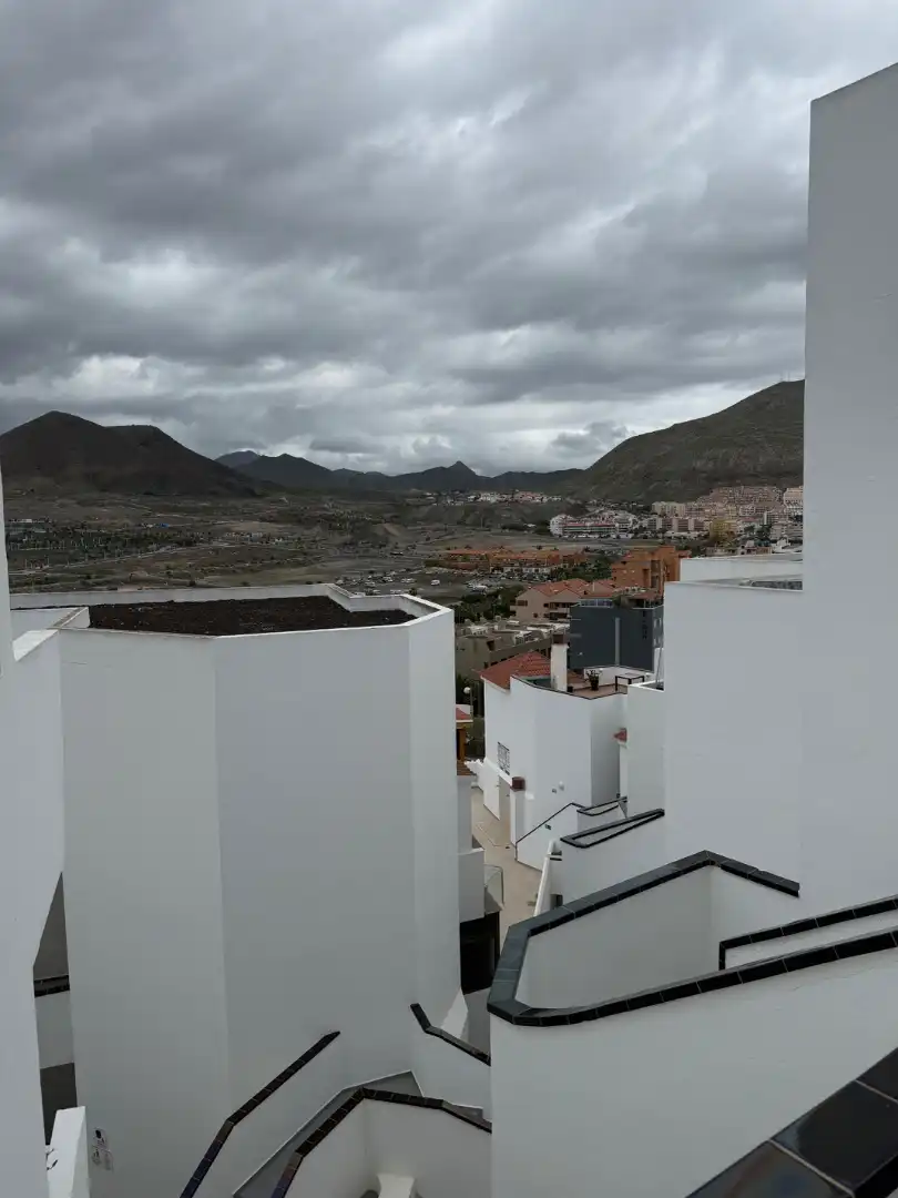 Vista exterior de Apartamento en venta en Arona con Balcón y Piscina comunitaria