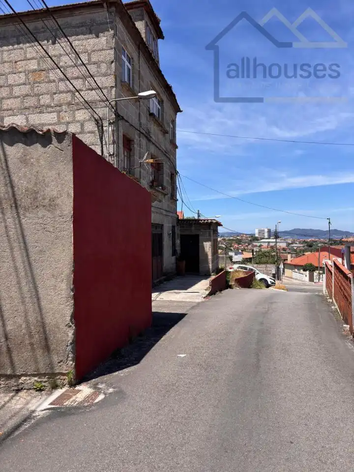 Vista exterior de Casa o xalet en venda en Vigo  amb Calefacció i Jardí privat